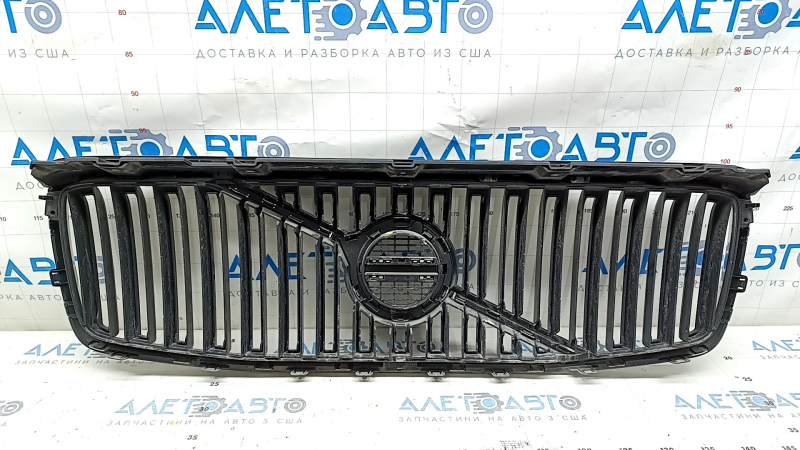 Решетка радиатора grill со значком Volvo XC90 16-19 черная, обрамление хром, без камеры, песок