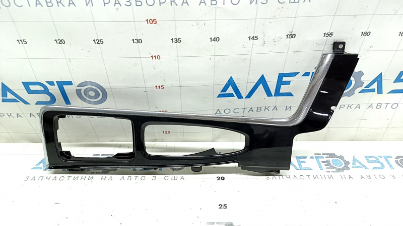 Накладка центральной консоли верхняя Volvo XC90 16-22 T5, T6, черный глянец, царапины