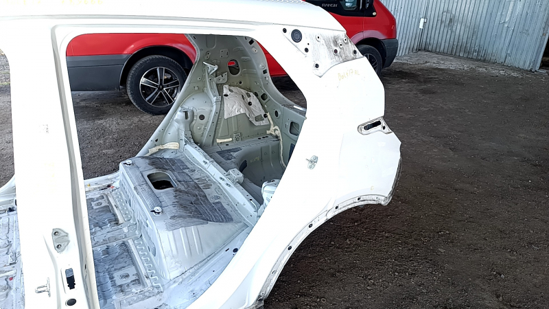 Четверть крыло задняя левая Chevrolet Bolt 17- на кузове, белый GAZ, тычка