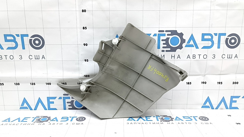 Накладка передней стойки нижняя правая Lexus RX300 RX330 RX350 RX400h 04-08 серая, царапины