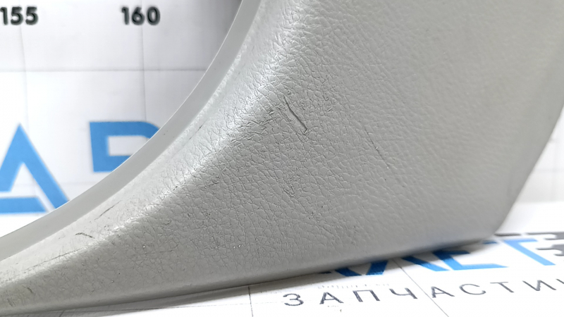 Накладка передней стойки нижняя левая Lexus RX300 RX330 RX350 RX400h 04-08 серая, царапины