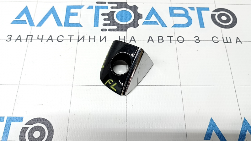 Заглушка внешней ручки передняя левая Audi Q5 8R 09-17 с хром, сломано крепление