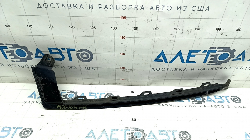 Ресничка переднего бампера правая Honda Accord 18-20 под фарой, черный глянец, царапины
