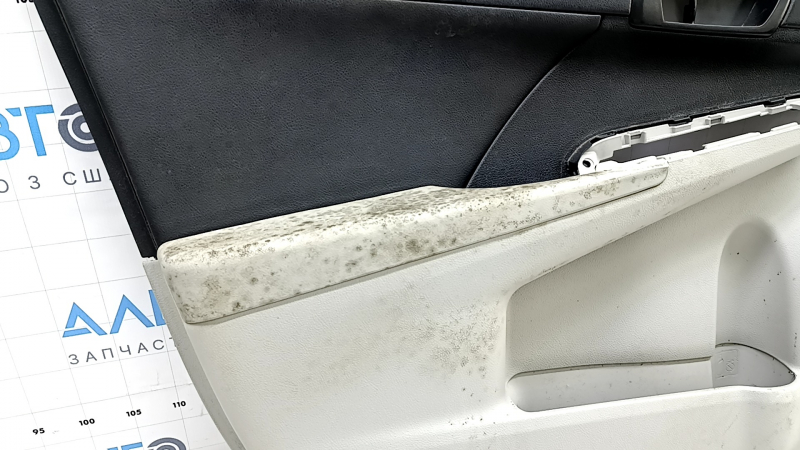 Обшивка дверей картка передня ліва Toyota Camry v50 12-14 usa сіра з чорна вставкою пластик, сірий підлокітник шкіра, під хімчситку, подряпини