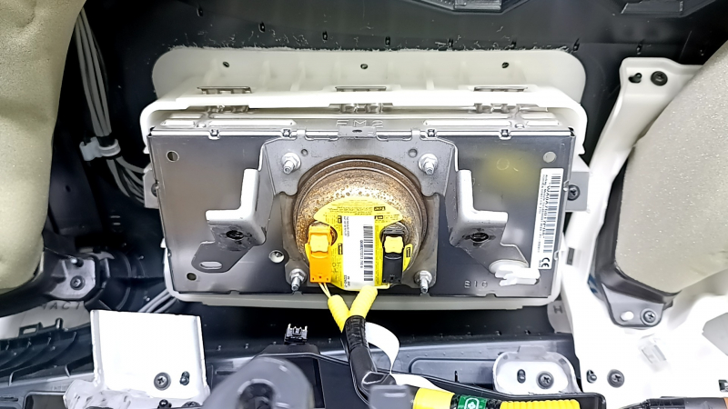 Торпедо передняя панель с AIRBAG Toyota Prius 50 Prime 17-22 черная под большой дисплей, под чистку