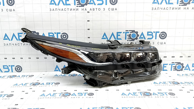 Фара передняя правая в сборе Toyota Prius 50 Prime 17-19 LED с уплотнителем и верхним креплением, песок