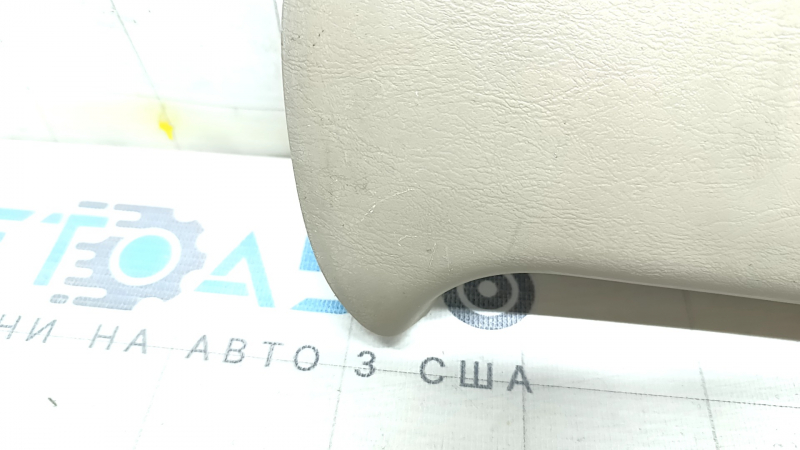 Накладка центральной стойки верхняя ремень правая Lexus RX300 98-02 бежевая, царапины