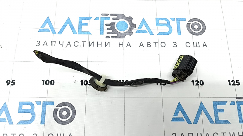 Фишка датчика слепых зон левая Ford Escape MK4 23- 5 пинов
