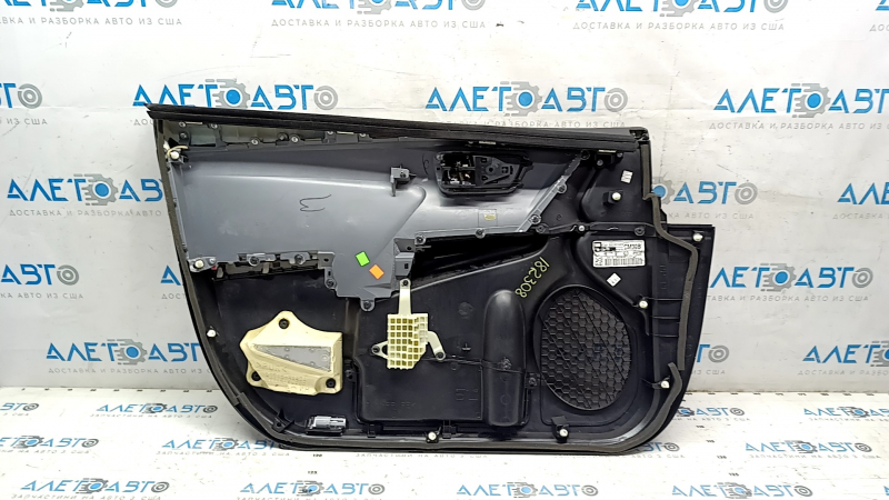 Обшивка двери карточка передняя правая Toyota Camry v55 15-17 черная, подлокотник черный кожа, вставка черная кожа, царапины