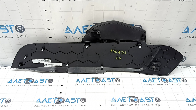 Накладка центральной консоли боковая левая Ford Escape MK4 20-26 черная, царапины