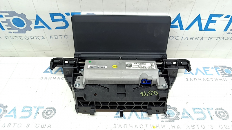 Монитор, дисплей, навигация Audi Q5 80A 18-20 8,25" с кронштейном, царапины