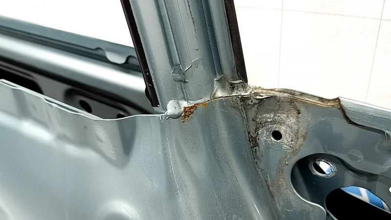 Дверь голая передняя левая Toyota Prius V 12-17 зеленый 781, вмятина, коррозия