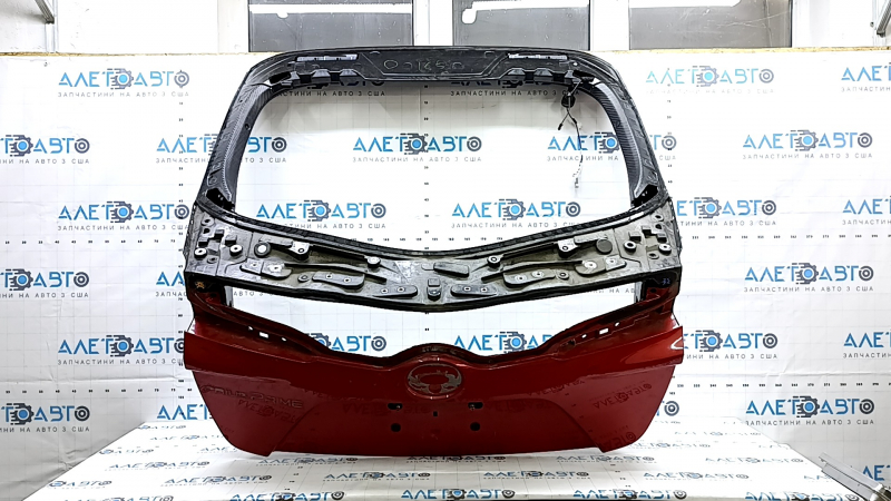 Дверь багажника голая Toyota Prius Prime 17-22 красный 3T7