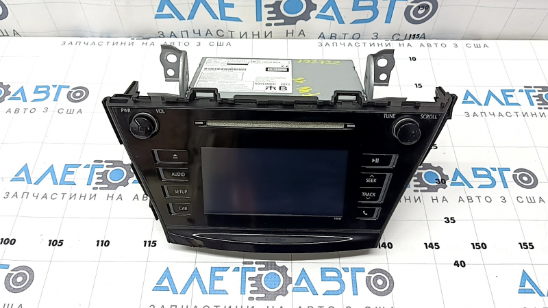 Монитор, дисплей Toyota Prius V 15-16 рест, царапины