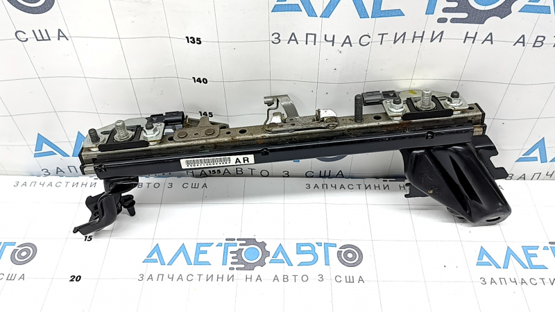 Салазка пассажирского сидения левая Toyota Prius V 12-17 с тензометрическими датчиками, без каркаса