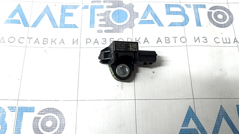Датчик подушки безопасности центральной стойки левый Mitsubishi Outlander 22-26