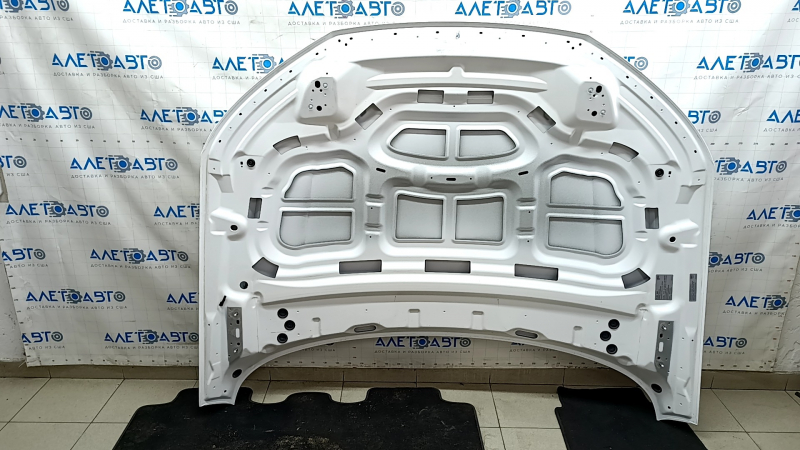 Капот голый Audi Q5 80A 18-24 алюминий, белый LY9C, вмятина