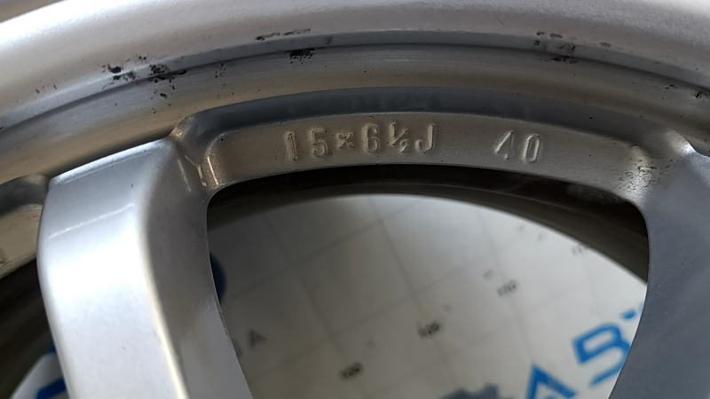Диск колесный R15x6.5J Toyota Prius 50 Prime 17-22 оттенок серебро, легкая бордюрка