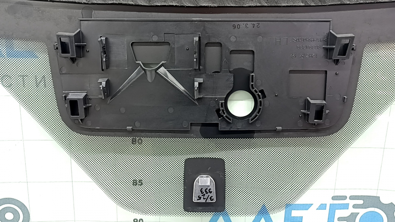 Лобовое стекло Mitsubishi Outlander 22-26 под датчик дождя и камеру