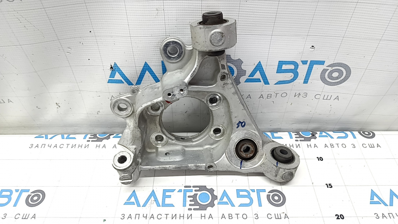 Цапфа задняя правая Mitsubishi Outlander 22-26 2.5 2.5