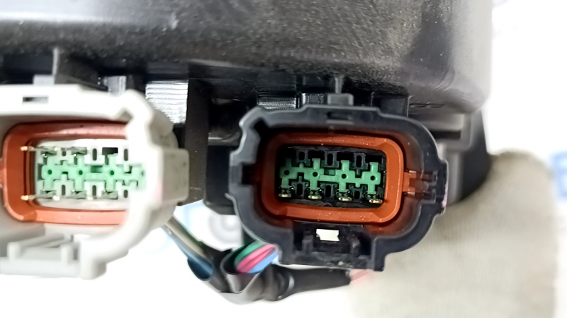 Фара передняя левая Mitsubishi Outlander 22-26 LED