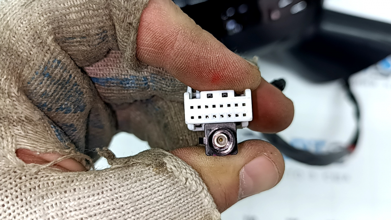 Зеркало боковое правое в сборе Mitsubishi Outlander 22-26 9+2 пинов, поворотник, подогрев, автоскладывание, BSM, камера, черный глянец