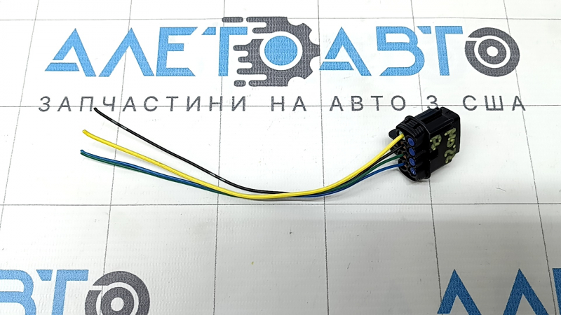 Фишка фары левая Mitsubishi Outlander 22-26 LED, черная