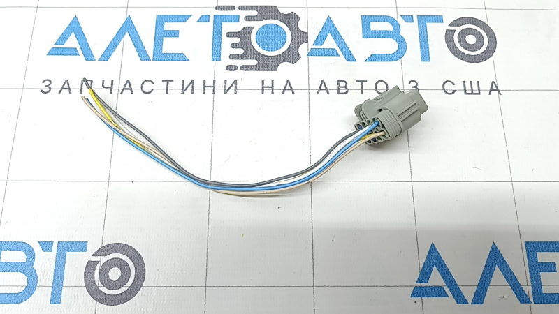 Фишка фары левая Mitsubishi Outlander 22-26 LED, серая