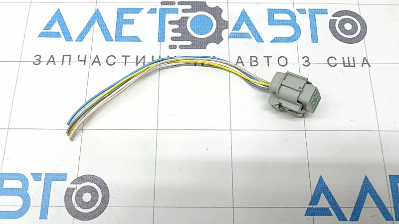 Фишка фары левая Mitsubishi Outlander 22-26 LED, серая