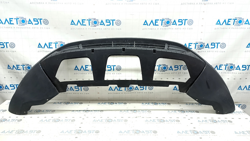 Губа переднего бампера Ford Escape MK3 17-19 рест, структура, песок, трещина, потерт