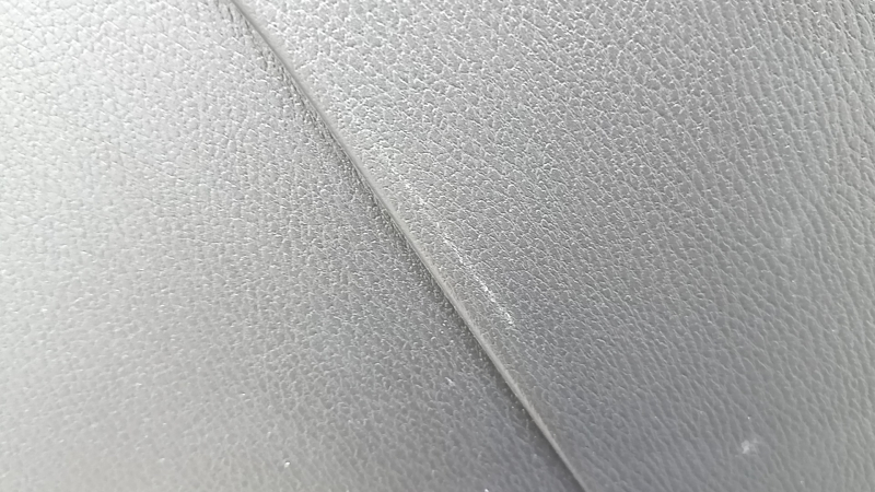 Накладка центральной консоли боковая правая Mitsubishi Outlander 22-26 черная, царапины