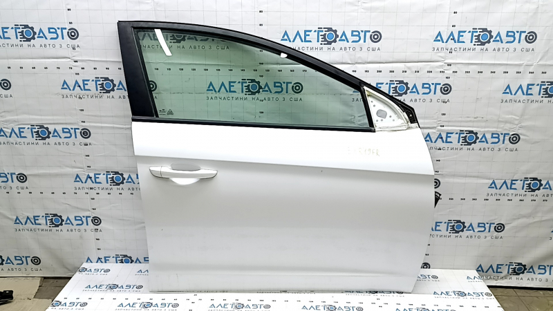 Дверь в сборе передняя правая Hyundai Elantra AD 17-20 белый W8, тычка