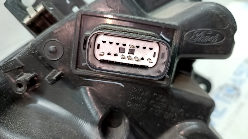 Фара передняя левая в сборе Ford Mustang mk6 18-23 LED песок