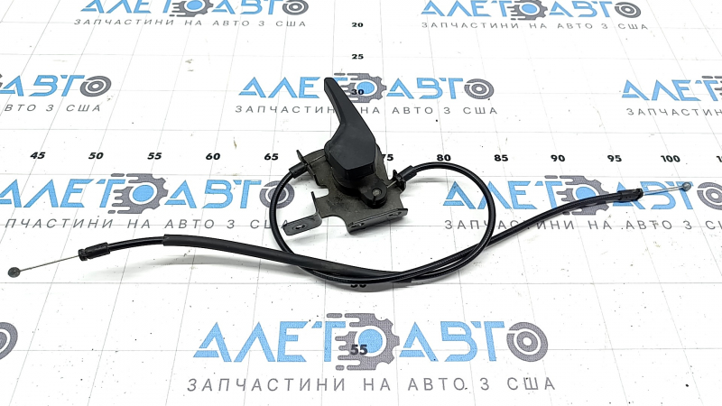 Ручка открытия замка капота подкапотная Audi Q3 83A 19-25 с тросиками