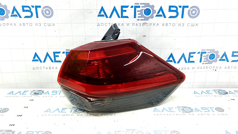 Фонарь внешний крыло правый Nissan Rogue 17-20 царапина