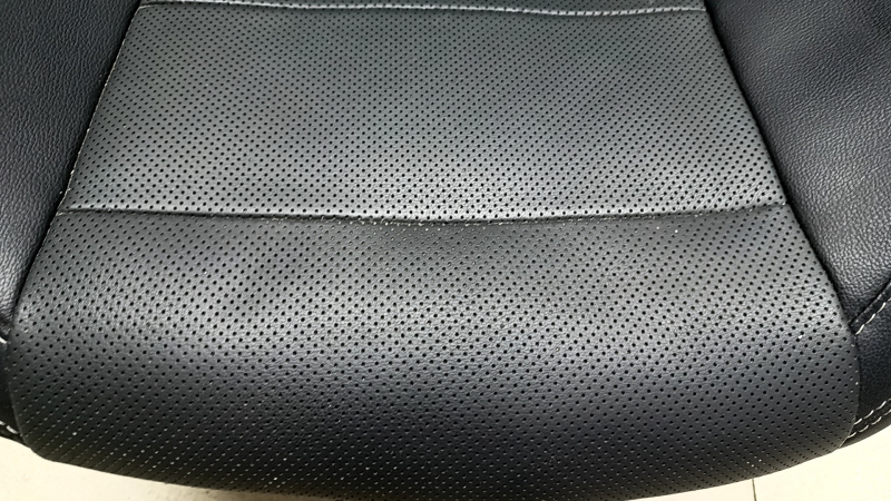 Водительское сидение Ford Mustang mk6 15-23 с airbag, электро+механическое, купе, черное, кожа, с перфорацией, с подогревом, обдувом, повреждение водой не работают моторчики, под чистку
