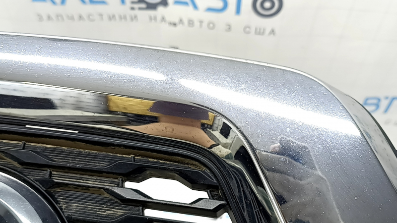 Решетка радиатора grill Nissan Rogue 17-20 под камеру, под радар, с круглой эмблемой, песок