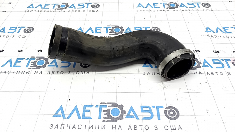 Патрубок интеркулера левый первый Audi Q3 83A 19-25 2.0T резина