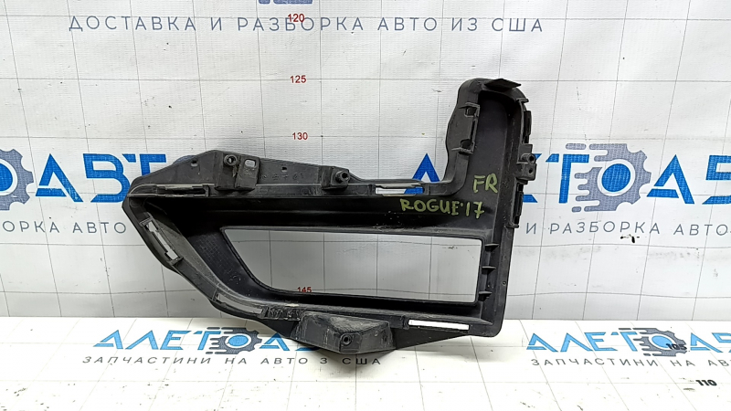 Обрамление птф правое Nissan Rogue 17-20 структура, потерто