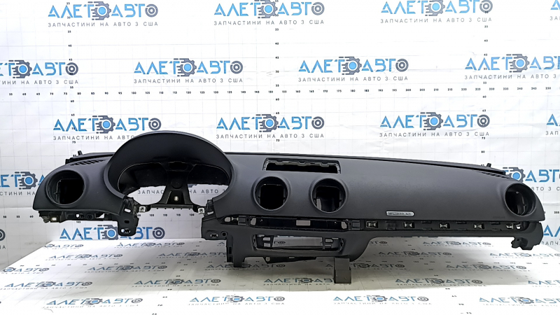 Торпедо передняя панель с AIRBAG Audi A3 8V 15-20 4d, AWD, черная, ржавый пиропатрон