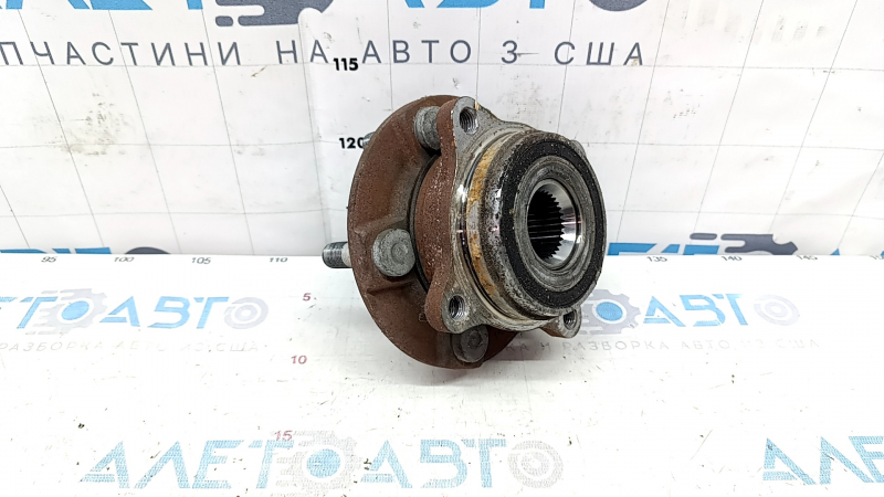 Ступица задняя левая Ford Mustang mk6 15-23 ржавая