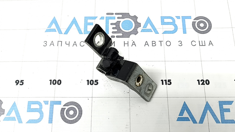 Петля двери нижняя передняя левая Audi Q3 83A 19-25 2 части