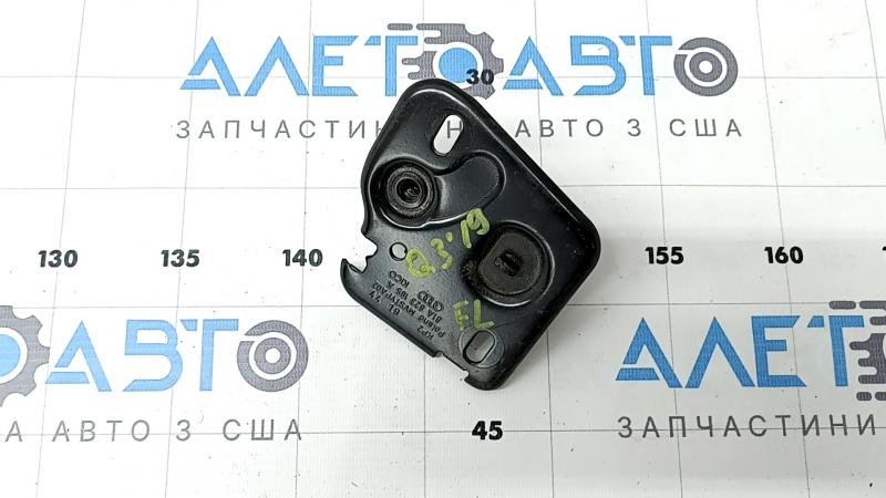 Скоба замка капота левая Audi Q3 83A 19-25