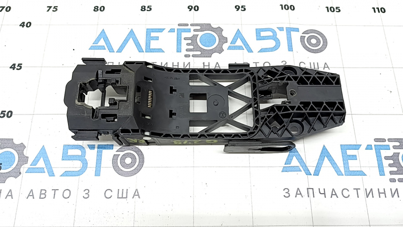 Механизм ручки двери задней правой Audi Q3 83A 19-25