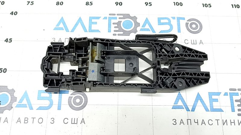Механизм ручки двери задней правой Audi Q3 83A 19-25