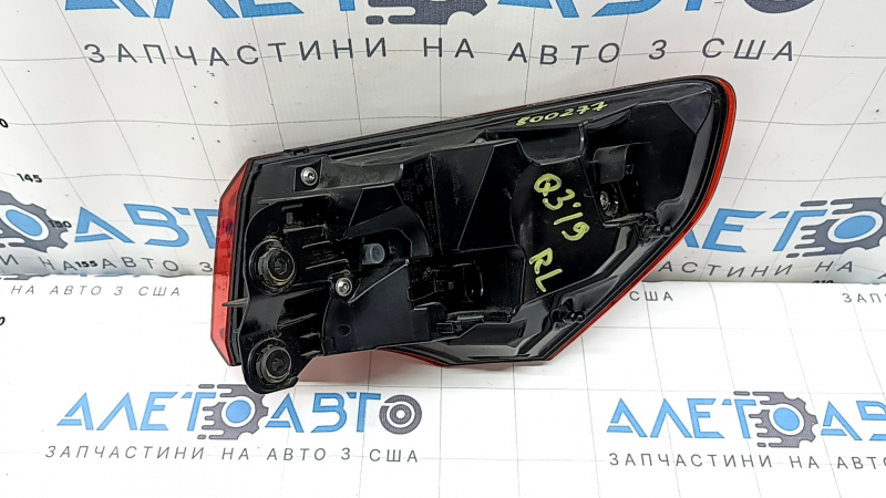 Фонарь внешний крыло левый Audi Q3 83A 19-25 LED, царапины