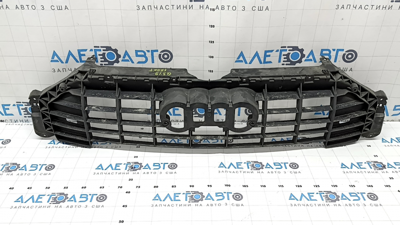Крепление решетки радиатора grill Audi Q3 83A 19-25