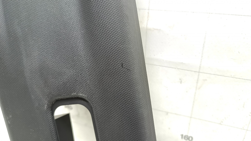 Накладка центральной стойки верхняя ремень левая Mazda CX-5 17-25 черная, царапины