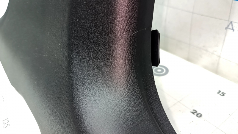 Накладка центральной стойки нижняя правая Mazda CX-5 17-25 черная, царапины