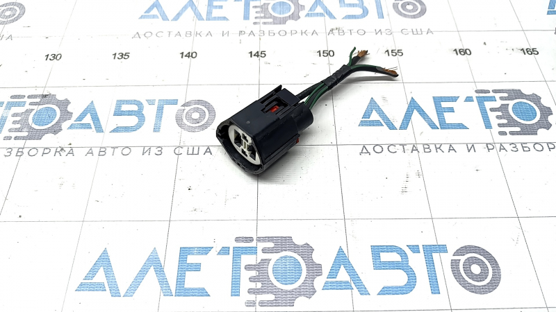 Фишка на мотор вентилятора охлаждения Mazda CX-5 17-25 2.5T